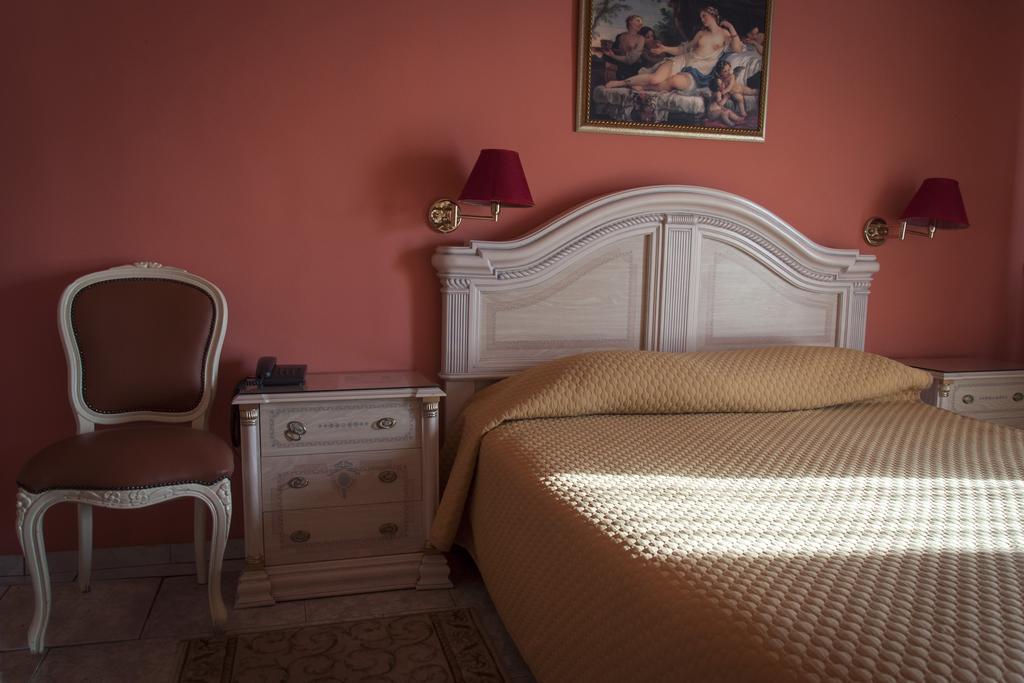 Marianna Hotel Dráma